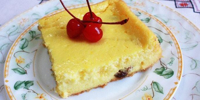 Casseruola di ricotta per colazione o spuntino pomeridiano nel menu di alimentazione sana per un mese